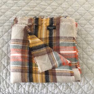 Like new Zara blanket scarf